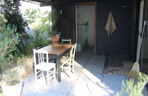 Iluka Apartment | Rustic romantic studio. The closest accommodation to Frazers Reef beach.