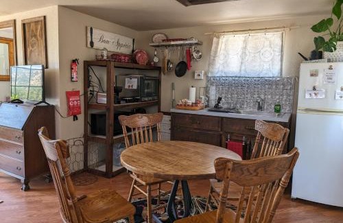 Squaw Valley Apartment | Unforgettable Rustic Rooms Barn Loft Near Kings Canyon