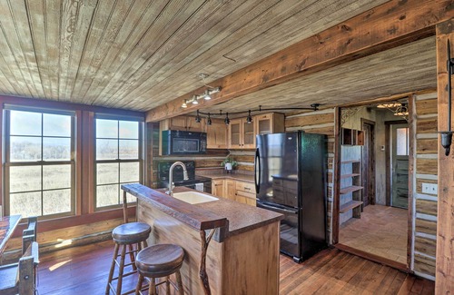 Dupuyer Cabin | Cozy Cabin Retreat in Dupuyer with Spa & Pet-Friendly Perks