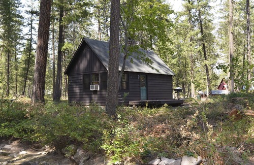 Mazama Cabin | Rustic Rural Studio Cabin
