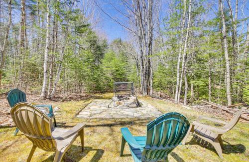 Searsport House | Cozy Searsport Cabin Loft with Sunroom on 10 Scenic Acres