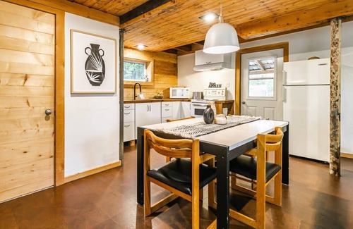 Lac-Brome Ski Chalet | Unwind at Le 14 Chalets Howard: Spa, Hot Tub & Hammock