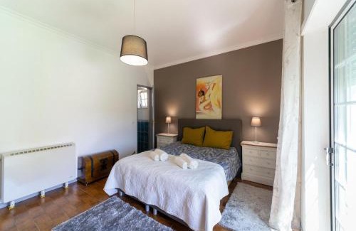 Camparca House | Enchanting Rural Retreat in Netos-Almagreira with Pool