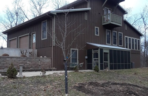 Warrensburg Apartment | Rustic Stay in the Country, One Bedroom with Bath, AC and Wireless Internet