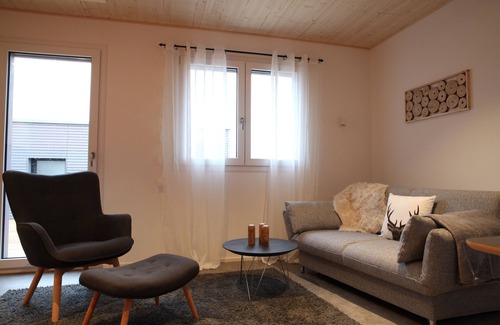 Lauterhofen House | Rustic Holiday Home with Ocean View & Pool for 4 Guests