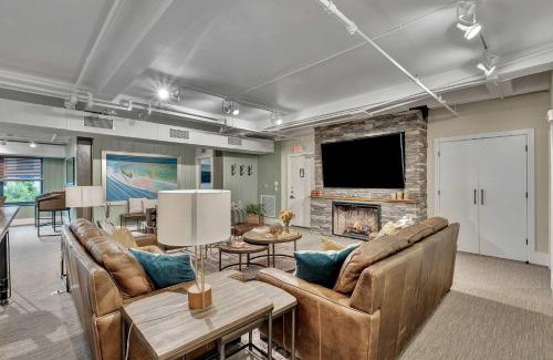 Downtown Nashville Apartment | Cozy Retreat at The Maddox: 4-Star Lodge with Family Amenities