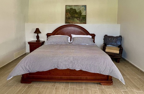 Cuenca Cabin | Rustic Suite Escape with Spa and Hot Tub Near Cuenca