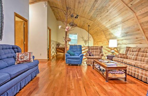 Taswell House | Rustic Taswell Cabin: Walk to Patoka Lake, Pet Friendly!