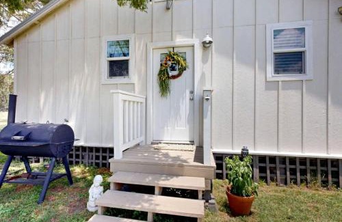 Wellborn House | Rustic Texas Farmhouse Retreat in College Station, Texas – 8 Miles from Kyle Field
