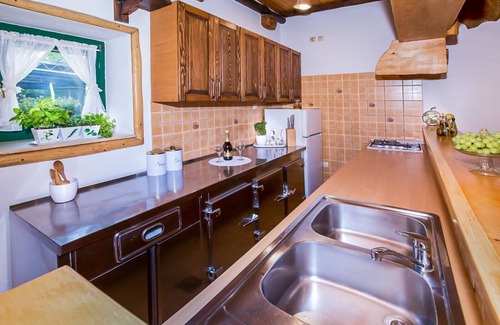 Zmijavci House | Idyllic Villa Ognjistar with Private Pool and Greenery