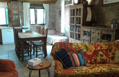 Nonaspe Apartment | Rustic Tower: Guest Rated 9.8 with Pet-Friendly Amenities