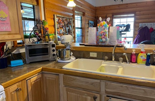 Stillwater Cabin | Exceptional Rustic Two-Bedroom Cabin with Breakfast Included
