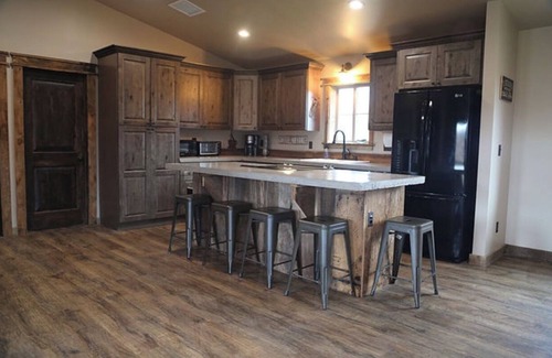 Tonto Basin House | Cozy Ocean View Cabin - Guest Rated 9.8, Ideal for Families