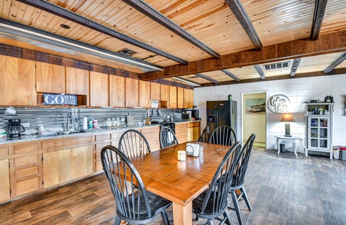 Valley Cottage | Experience Rustic Valley Cottage: Lake Harding Getaway