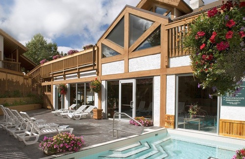 Banff Condo | Cozy Banff Condo with Fireplace, Pool & Spa Amenities