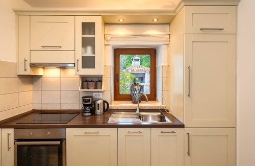 Kringa Villa | Cozy Villa Casa Mate: 2 Bedrooms in Picturesque Tinjan