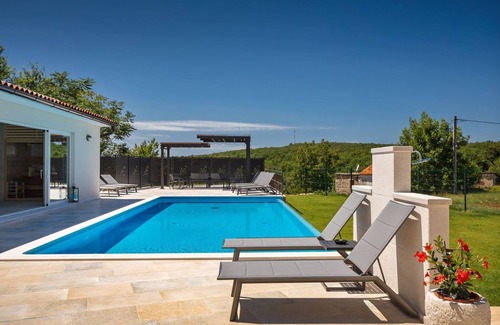 Buje Villa | Experience Wellness at Rustic Villa Kave in Grožnjan