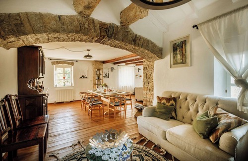 Makovci Villa | Spacious 5BD Villa with Pool and Ocean View Awaits You