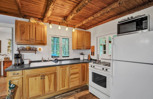 Hazelhurst Cabin | Rustic Willow Retreat - Outdoor Adventures by RedAwning