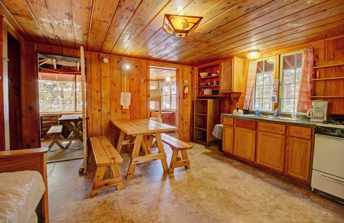 Lac du Flambeau Cabin | Cozy Wisconsin Cabin with Private Dock & Pet-Friendly Amenities