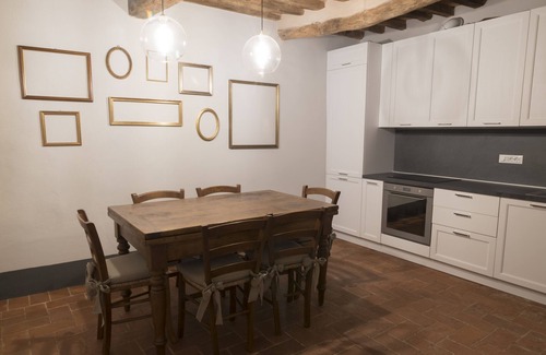 Buti House | Idyllic Tuscan Retreat with Pool and Spa Amenities