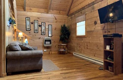 Valley Head House | Rustic Wooden Cabin Settled Between Trees in Monterville, West Virginia