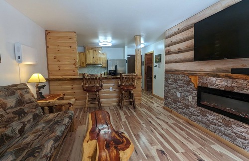 Coloma Apartment | Rustic Log Cabin Apartments: Guest Rated 9.8 with Spa & Hot Tub