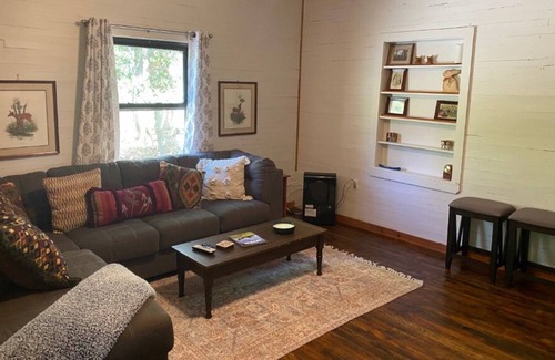 Fayetteville House | Rustic, yet modern Cabin Escape