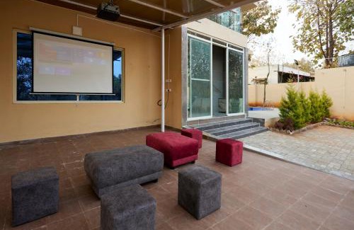Denkanikota Villa | Rustica Villa By JadeCaps: 7BHK with Private Pools