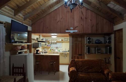 Valle de Bravo Apartment | Top-Rated Rusticabaña los Saucos: Pet and Child Friendly