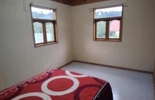 Valle de Bravo Apartment | Top-Rated Rusticabaña los Saucos: Pet and Child Friendly