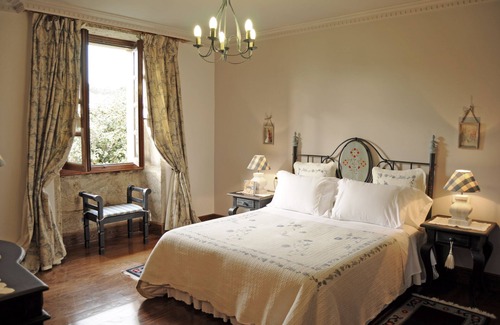 Cuntis House | Relax at Rusticae Casa A Pedreira with Spa & Pool Access