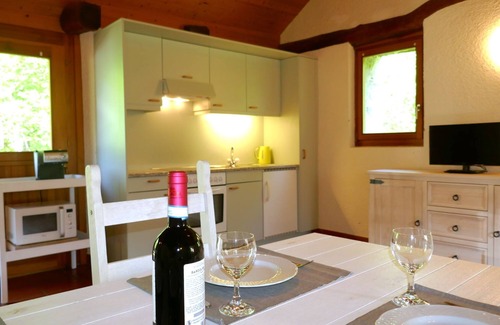 Ponto Valentino House | Relax at Rustico al Campett: Lake View & Spa Amenities