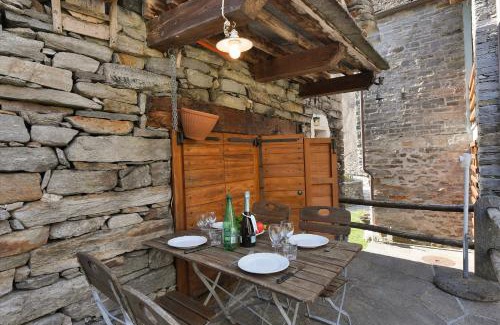 Sonogno Apartment | Pet-Friendly Retreat at Rustico Al Forno Sonogno, Rated 9/10
