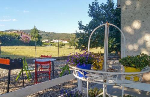 Nord-Est Apartment | Rustico alla Quercetta: Pet and Child-Friendly Retreat