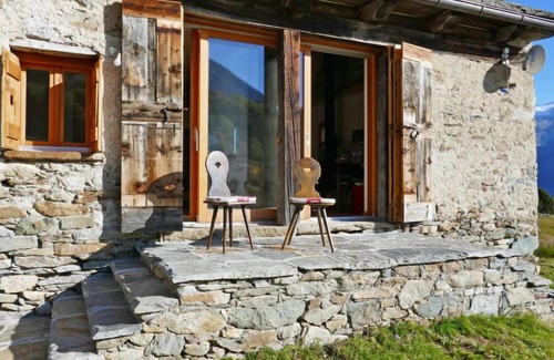 Acquarossa House | Top Rated Rustico Andrea with Lake View & Pet Friendly Amenities