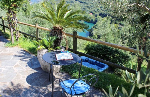 Olgiasca House | Premier Rustico Holiday Home Ulivi with Oceanfront Pool