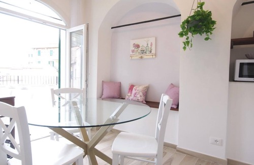 Dolcedo Apartment | Idyllic Rustico in Dolcedo with Kitchen & Breakfast Options