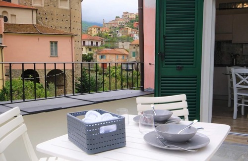 Dolcedo Apartment | Idyllic Rustico in Dolcedo with Kitchen & Breakfast Options