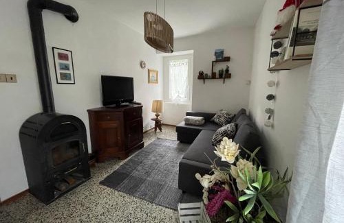 Darzo Apartment | Pet-Friendly Retreat at Rustico in Storo - 8.5/10 Rated