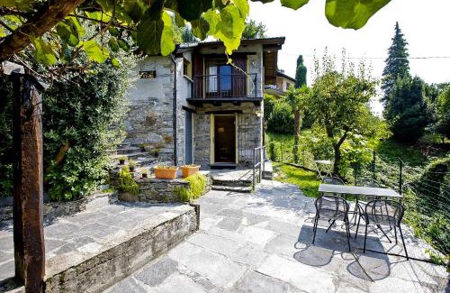 Piancassone House | Pet-Friendly Retreat at Rustico La Vigna - Rated 8.2/10