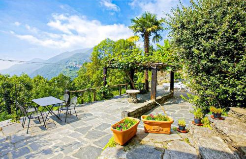 Piancassone House | Pet-Friendly Retreat at Rustico La Vigna - Rated 8.2/10