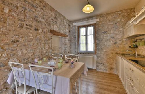 Oldesio Apartment | Pet-Friendly Retreat at Rustico Melograno - Rated 8.8/10