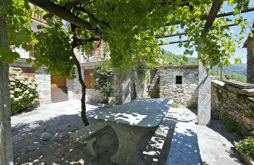 Cannero Riviera House | Pet-Friendly Getaway at Rustico Ponte - Rated 8/10!