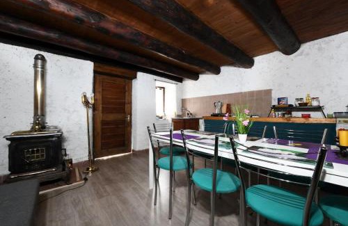 Corippo Ski Chalet | Discover Rustico sul fiume Verzasca: Family & Pet Friendly! 