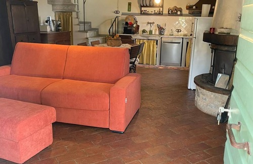 San Rocco in Turrite House | Relaxing Rustico with Hot Tub and Pet-Friendly Amenities