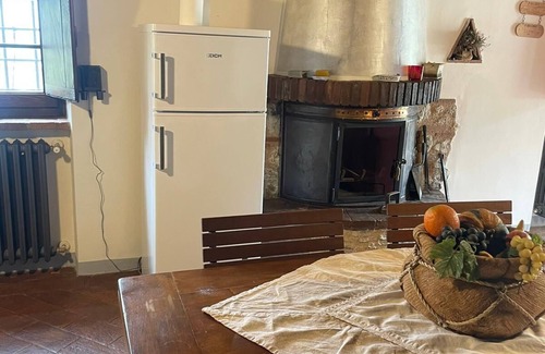 San Rocco in Turrite House | Relaxing Rustico with Hot Tub and Pet-Friendly Amenities