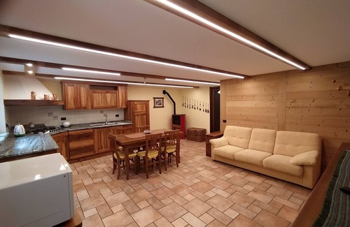 Arvier Apartment | Enchanting Rustico: Explore Green Areas & Scenic Trails
