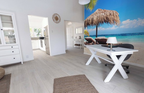 Grote Berg Villa | Rustig gelegen gezellig vakantie huis, volledig omheinde tuin met privézwembad.