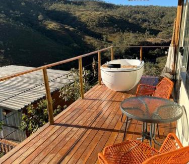 Alto Paraiso de Goias Ski Chalet | Rustik Hotel: Family-Friendly Retreat with Hot Tub & Breakfast